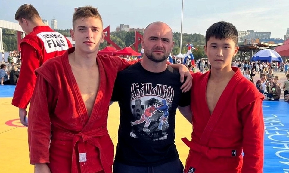 Самбисты из Новосибирска посвятили победу в турнире бойцу СВО Сергею Лепяхову