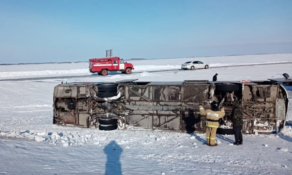 В ДТП травмированы 7 из 56 человек из автобуса, следовавшего в Новосибирск