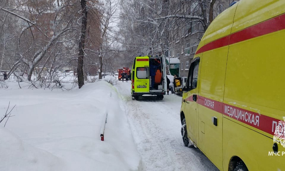 Новосибирцы спасли ребёнка при пожаре