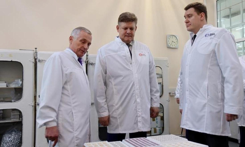 Полпред президента РФ в СФО Серышев оценил работу заводов в Новосибирске 17 января