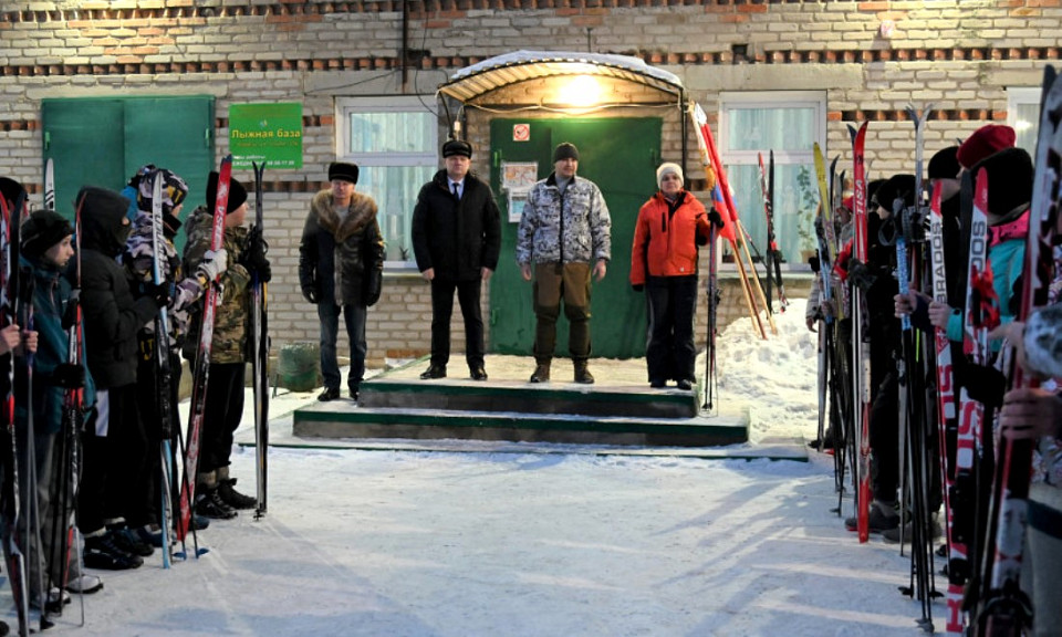 В Карасукском районе лыжники прошли 21 километр в поддержку армии России