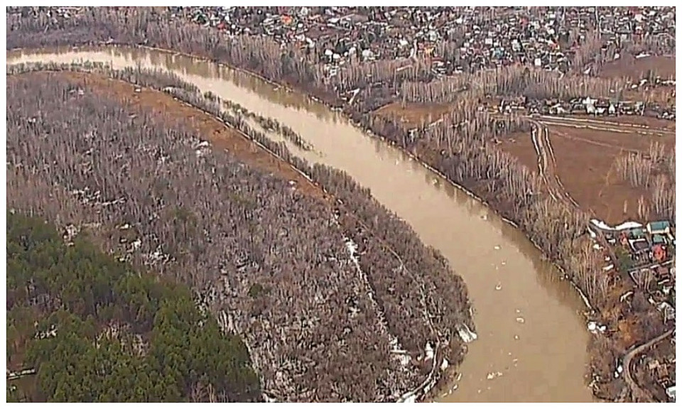 Новосибирские спасатели показали разлив реки Иня с помощью БПЛА