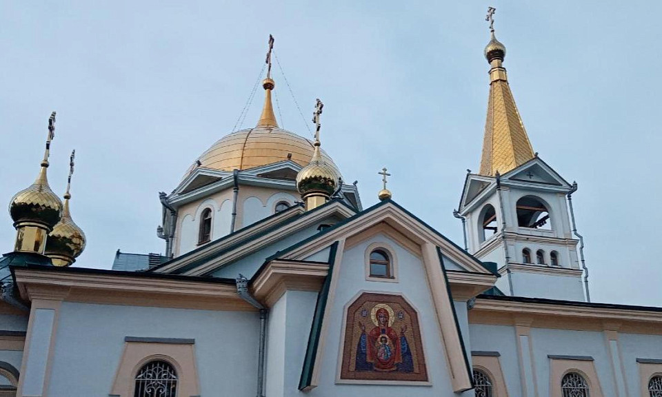Лидер московской секты вербует в православных храмах Новосибирска женщин