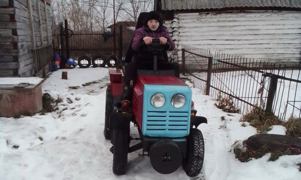 13-летний школьник собрал трактор под Новосибирском