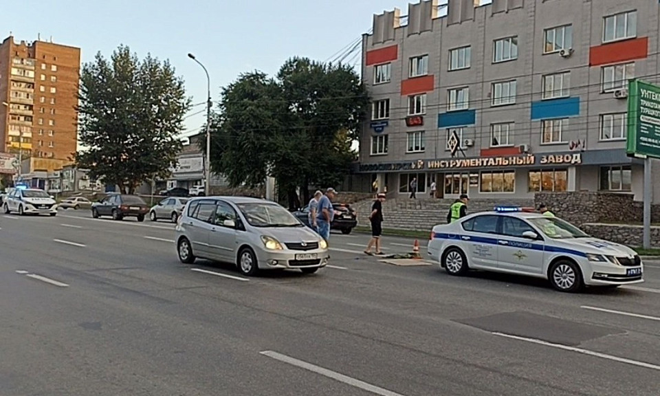 В Новосибирске водитель насмерть сбил женщину и скрылся с места ДТП