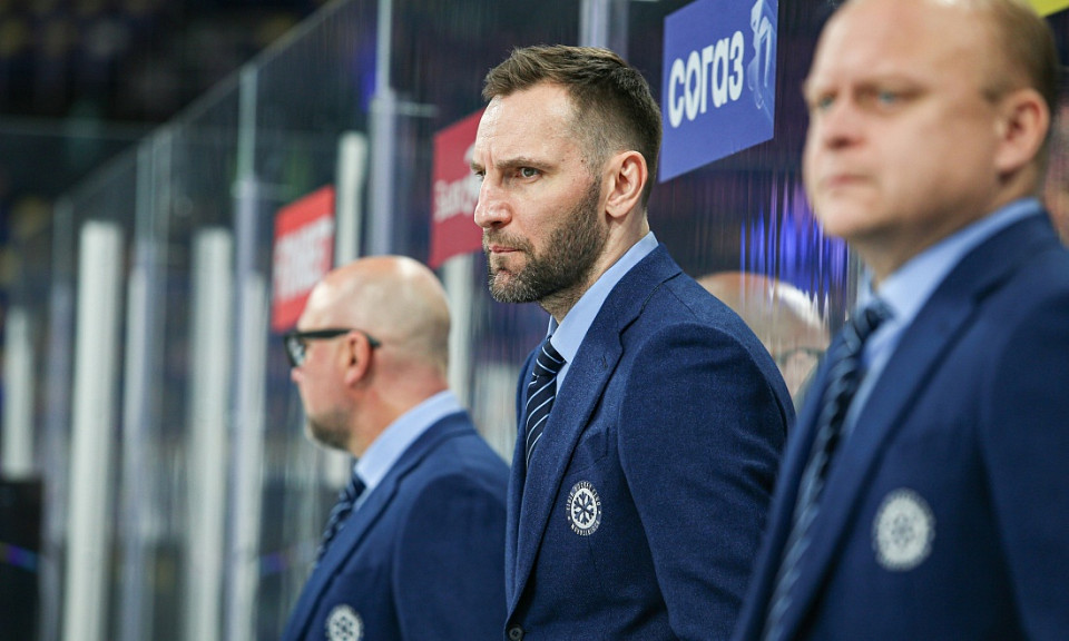 Руководство хоккейного клуба «Сибирь» уволило главного тренера