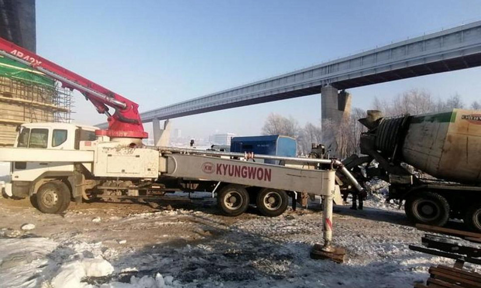 В Новосибирске начали бетонировать сливные призмы опор Октябрьского моста