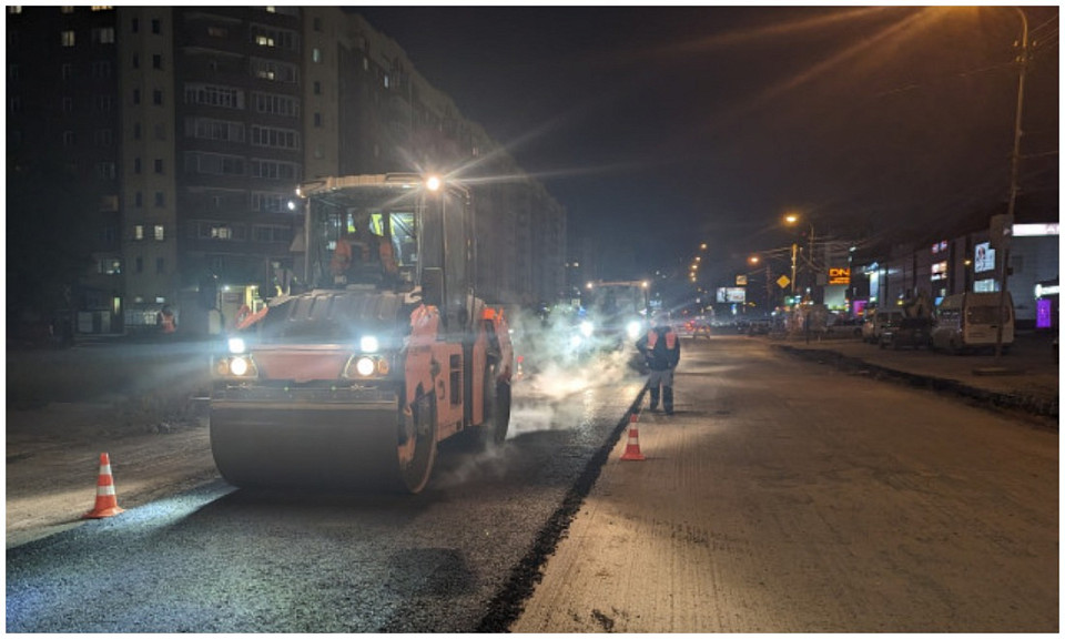 Сотрудники минтранса ночью проверили ремонт дорог в Новосибирске