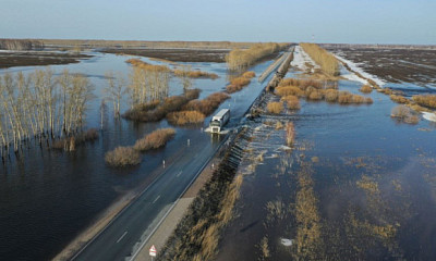 В Новосибирской области федеральная трасса ушла под воду из-за паводка