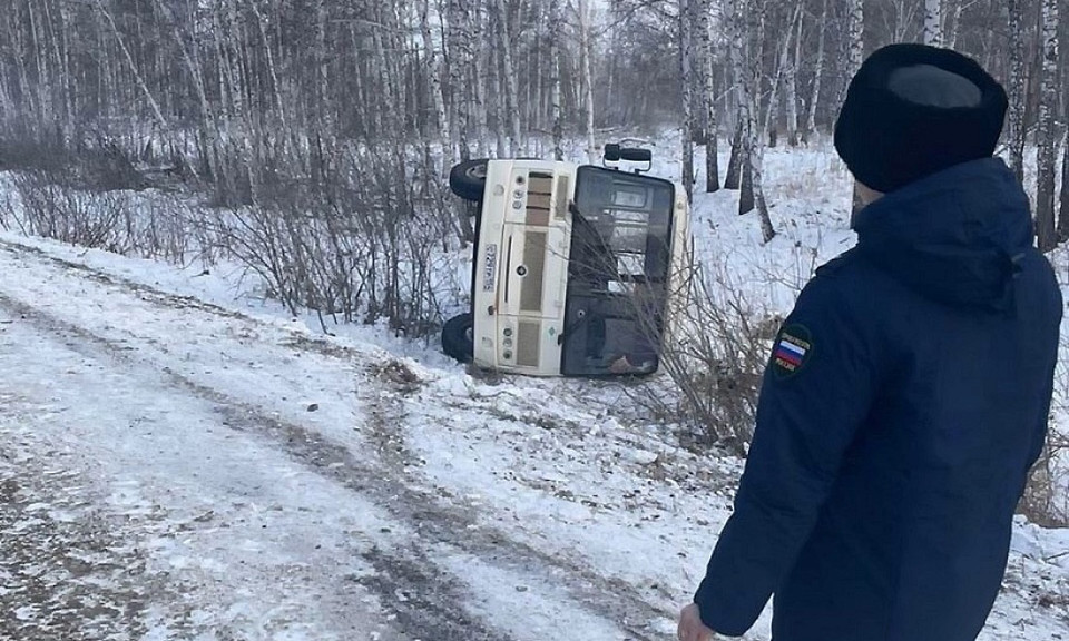 В Новосибирской области возбудят дело после аварии с автобусом