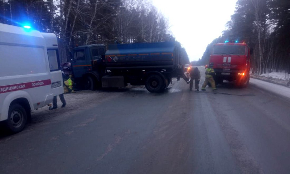 В Колыванском районе погибли водитель и пассажир