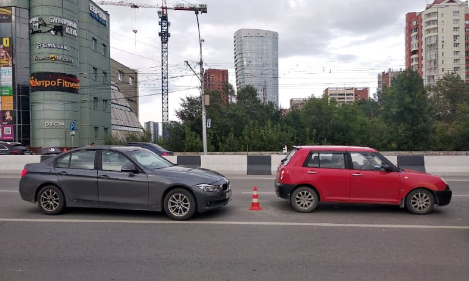 Ребёнок и подросток пострадали в автоаварии в Новосибирске
