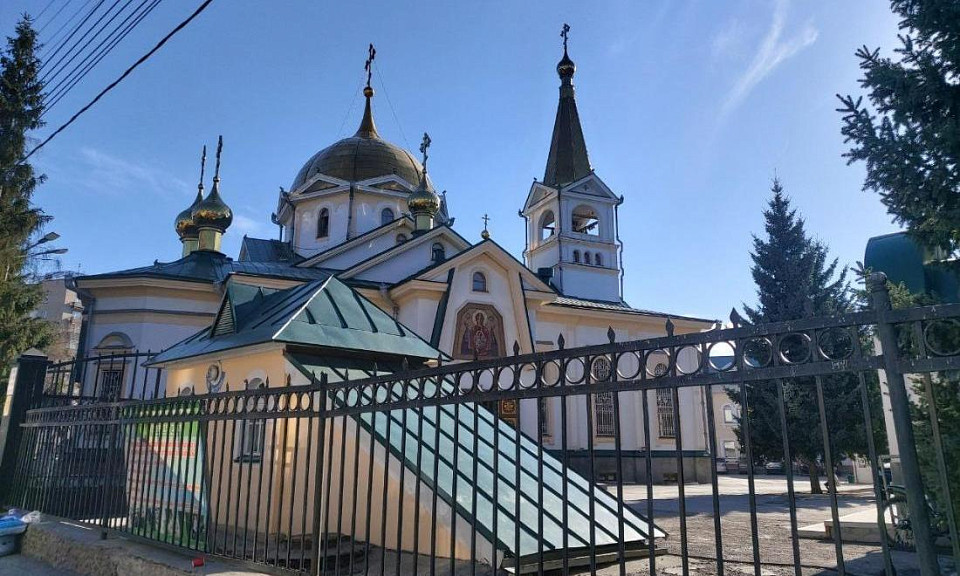 Священник из Новосибирска рассказал, можно ли посещать кладбище на Троицу