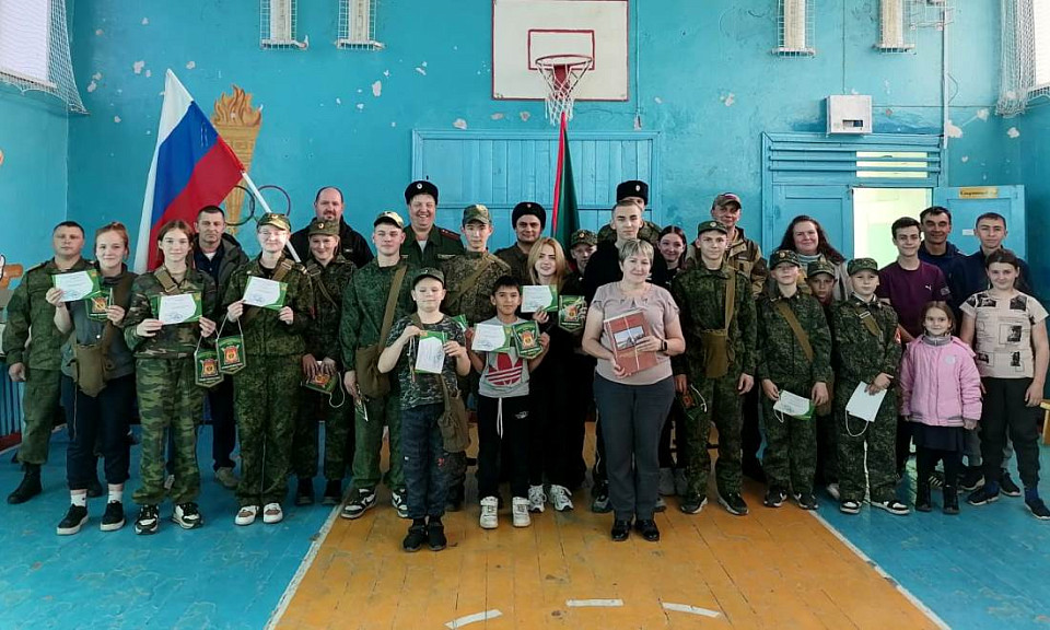 Под Новосибирском сельские школьники с казаками прошли тропой разведчика