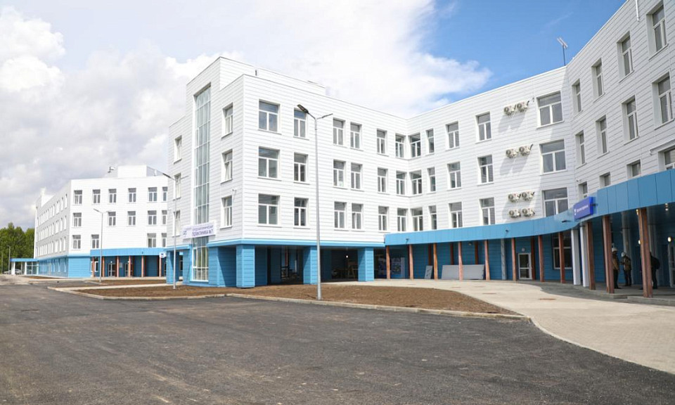 Строительство двух поликлиник завершается в Октябрьском районе Новосибирска