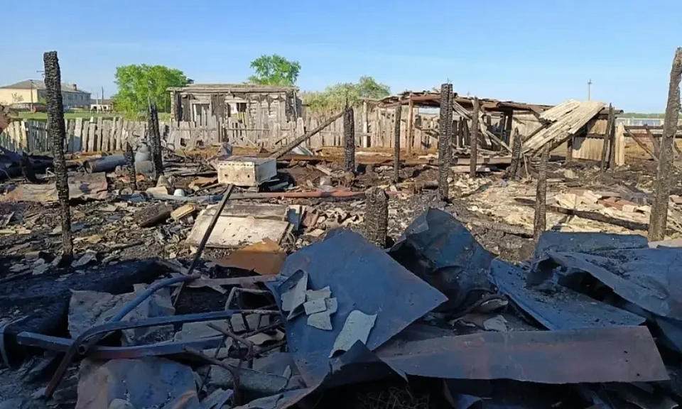У почтальона под Новосибирском скончался отец и через некоторое время сгорел дом