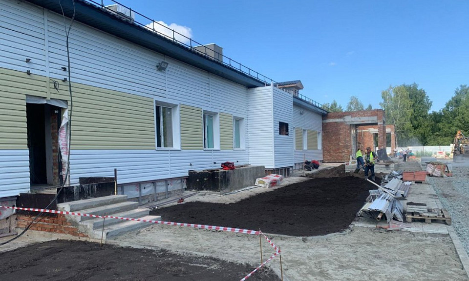 Под Новосибирском досрочно завершат строительство амбулатории по нацпроекту