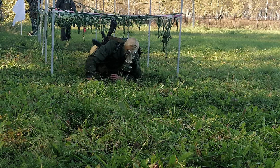 Школьники из Новосибирской области преодолели препятствия бросали гранату на конкурсе