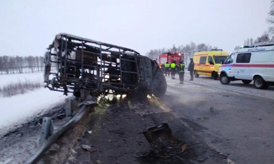 Четверо погибли и трое ранены в ДТП со скорой под Новосибирском