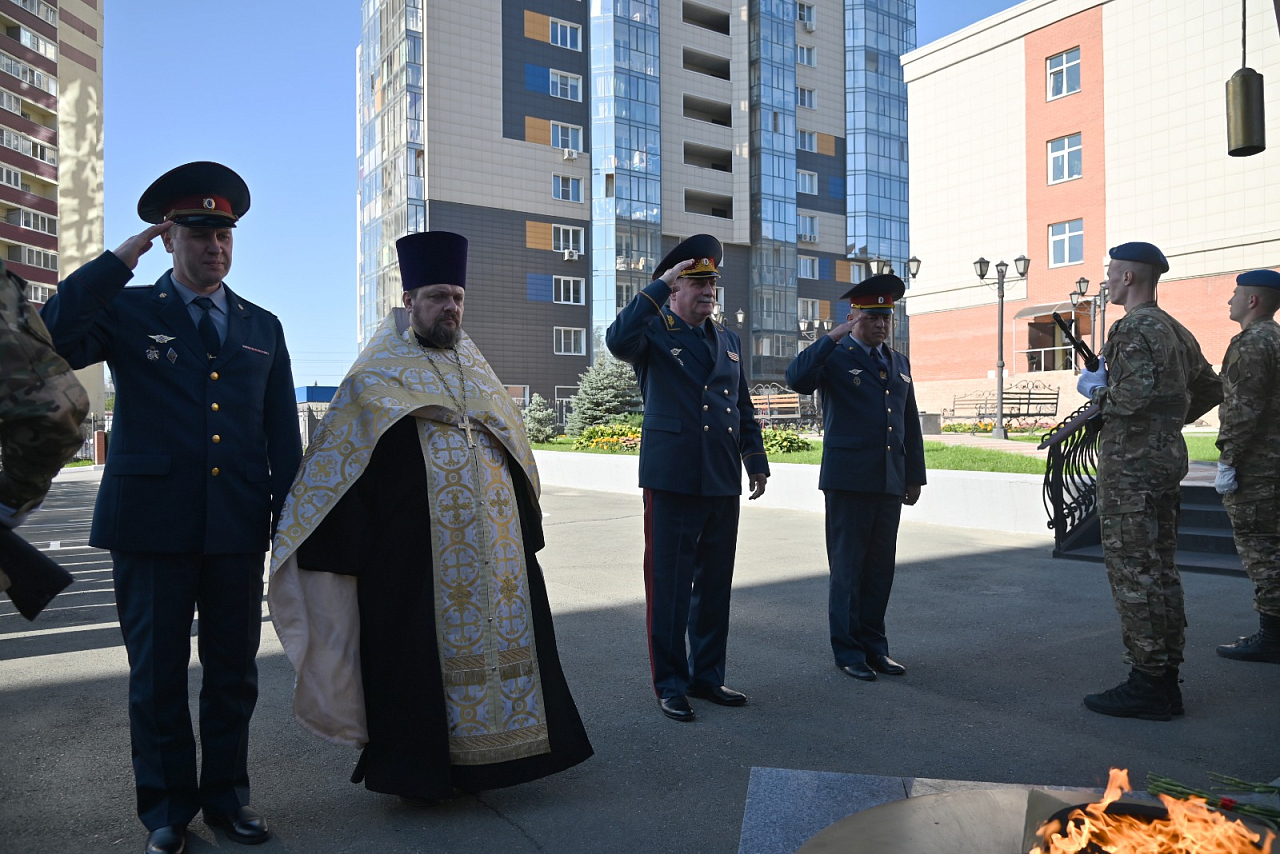 Память погибших на службе сотрудников Федеральной службы исполнения  наказаний чтят в Новосибирске | Новости – Gorsite.ru