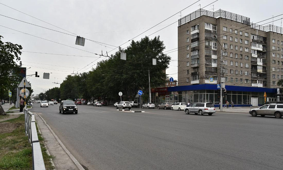 Андрей Травников проконтролировал ремонт дорог в Дзержинском районе