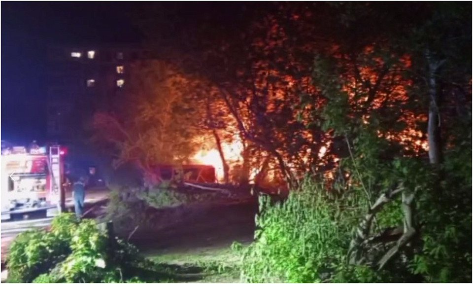 В Новосибирске нашли тела двух человек после пожара на Ленинградской