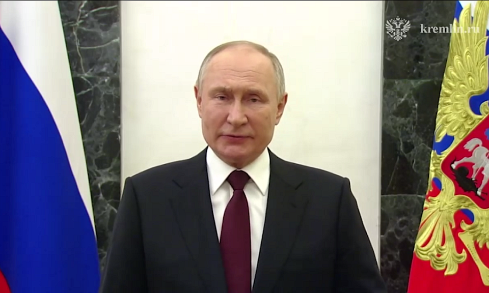 Владимир Путин поздравил причастных с Днём защитника Отечества