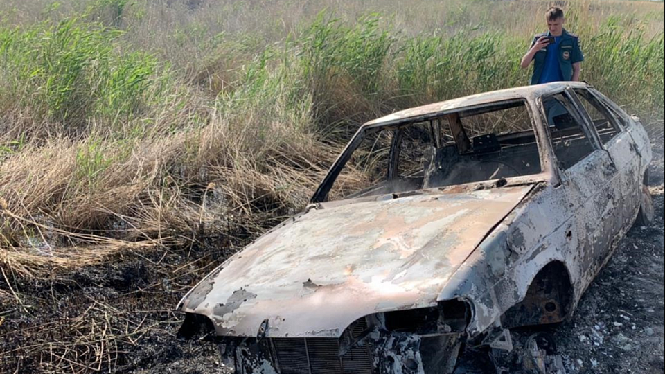 Парень сгорел в машине под Новосибирском: следователи выясняют обстоятельства произошедшего