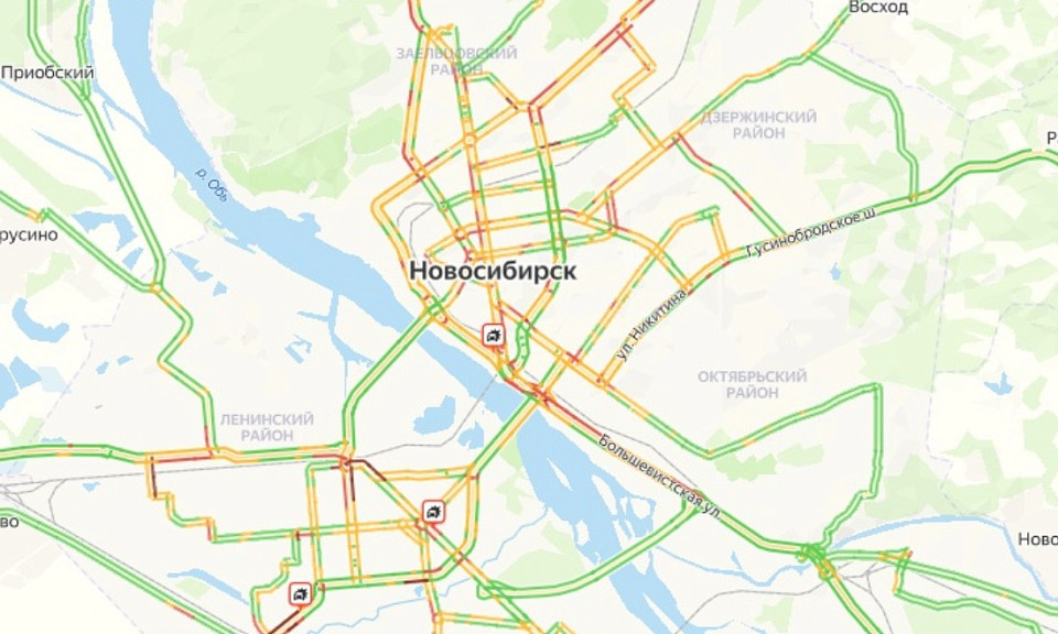 3-километровый затор образовался на улице Большевистской в Новосибирске