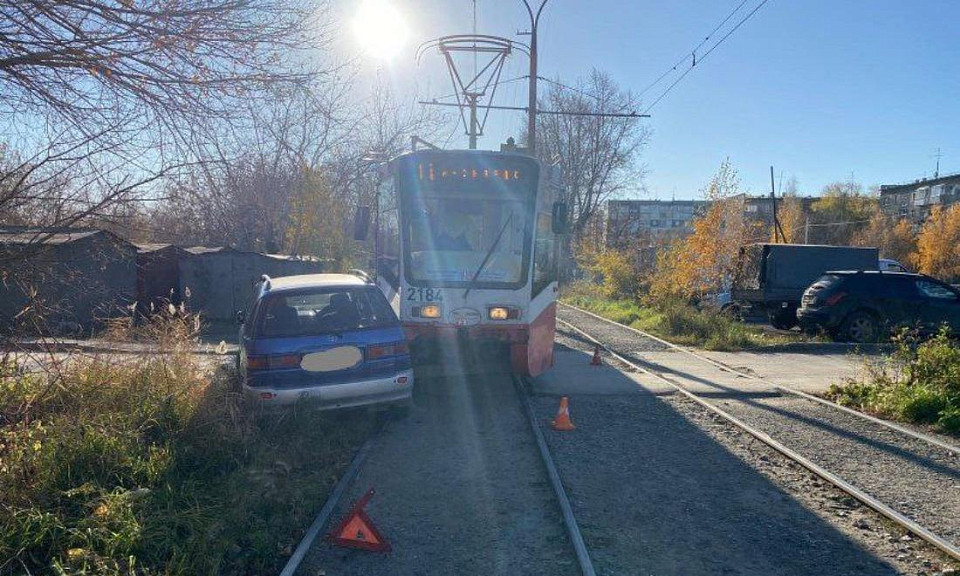 12-летняя девочка пострадала в ДТП с трамваем в Новосибирске