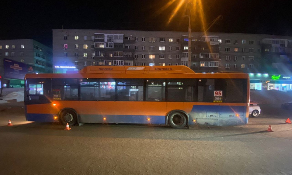 Троллейбус и автобус с пассажирами не поделили дорогу в Новосибирске