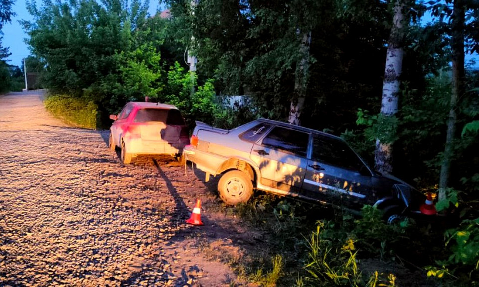 Выпивший мужчина без прав на «Ладе» сбил двух подростков в Новосибирске