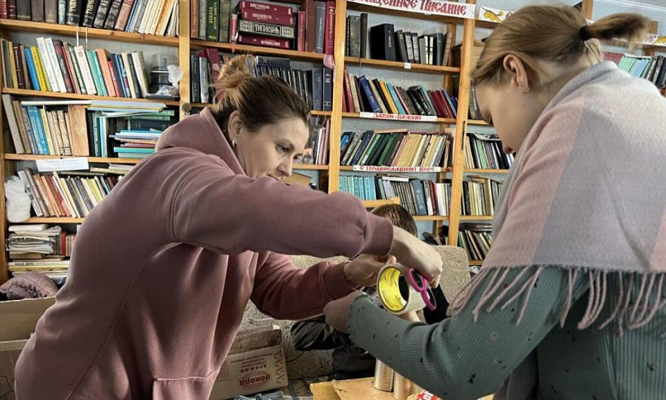 В Новосибирской области школьники изготавливают блиндажные свечки